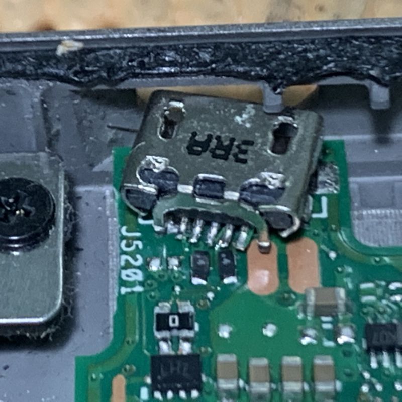 T102HA 充電出来ない MicroUSB コネクタ破損 PC修理しました